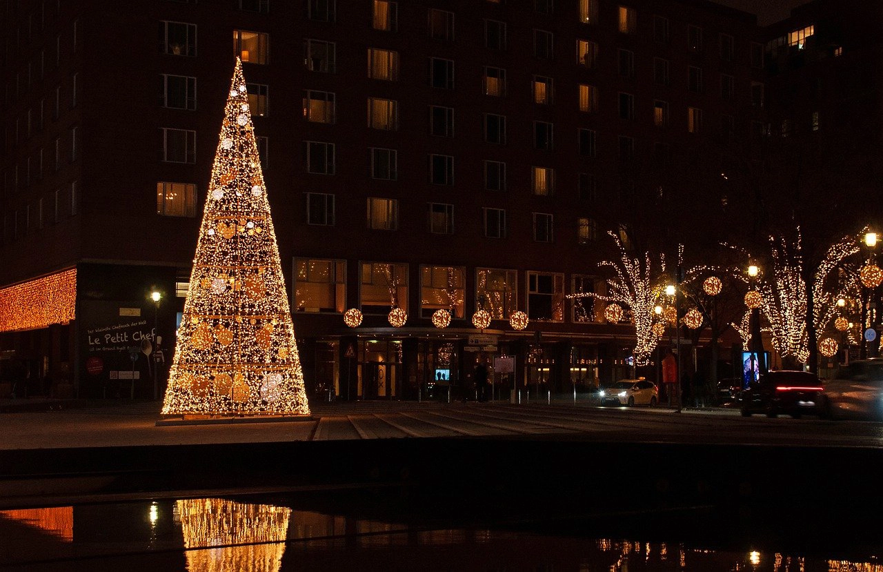 Crăciun Magic în Iași: Web Design, Print și Brand Design